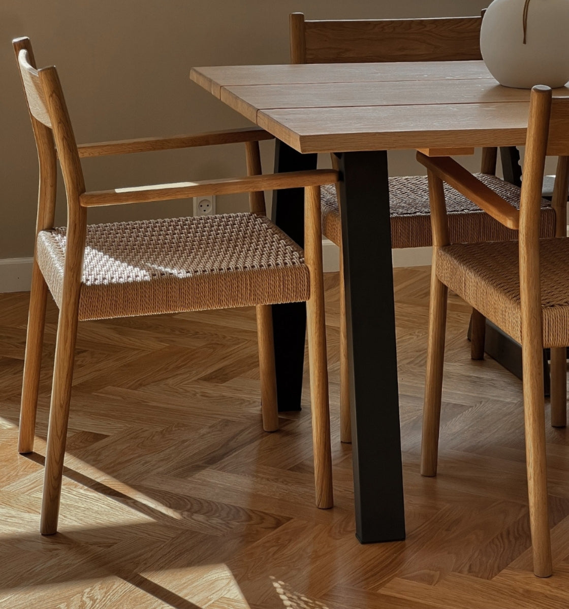Spisestoler i skandinavisk design | Komfortable og stilrene valg