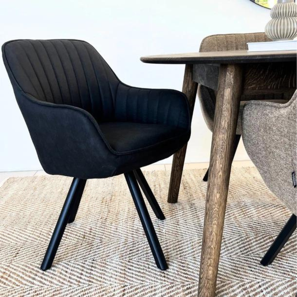 Kari Spisestol m. Svingfunksjon - Sort Microfiber