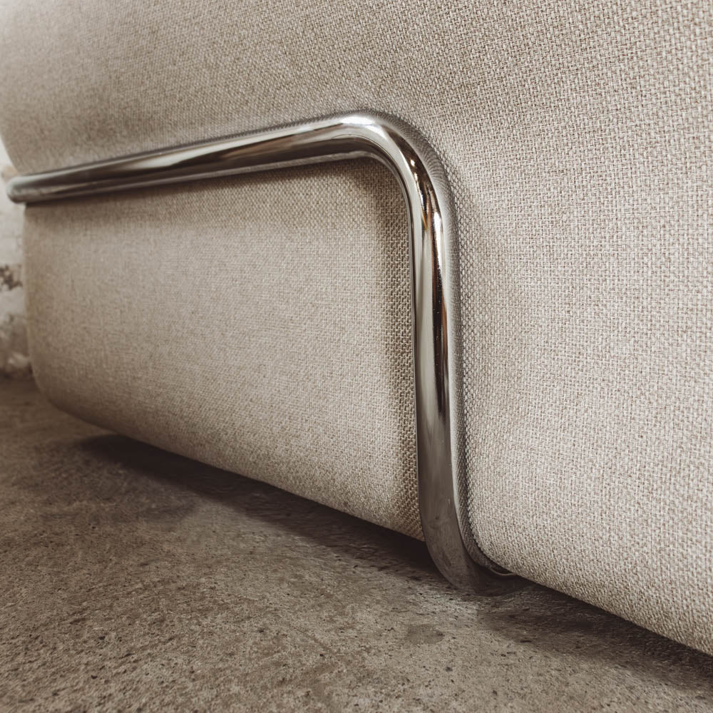 Lino Chrome Sofa m. Puff - 230 cm - Beige Stoff