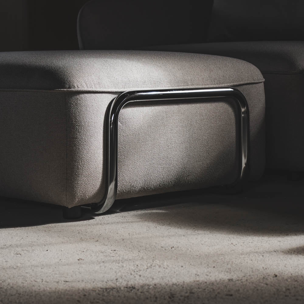 Lino Chrome Sofa m. Puff - 230 cm - Beige Stoff