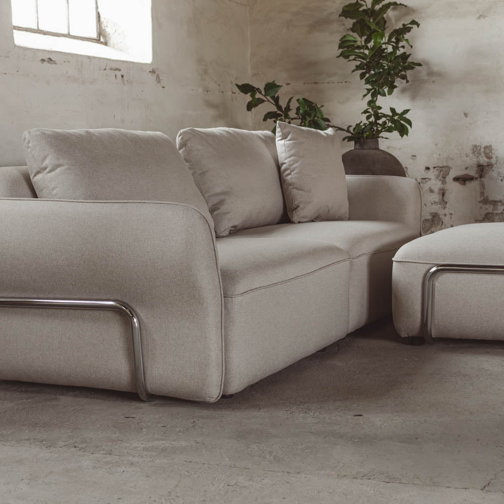 Lino Chrome Sofa m. Puff - 230 cm - Beige Stoff