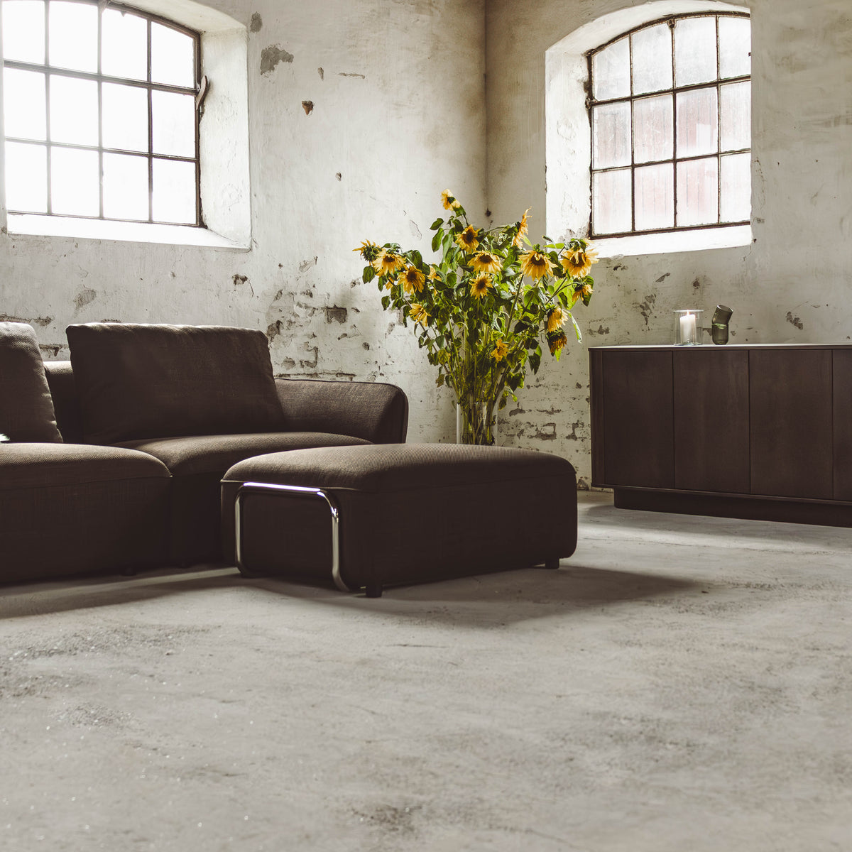 Lino Chrome Sofa m. Puff - 230 cm - Brun Stoff