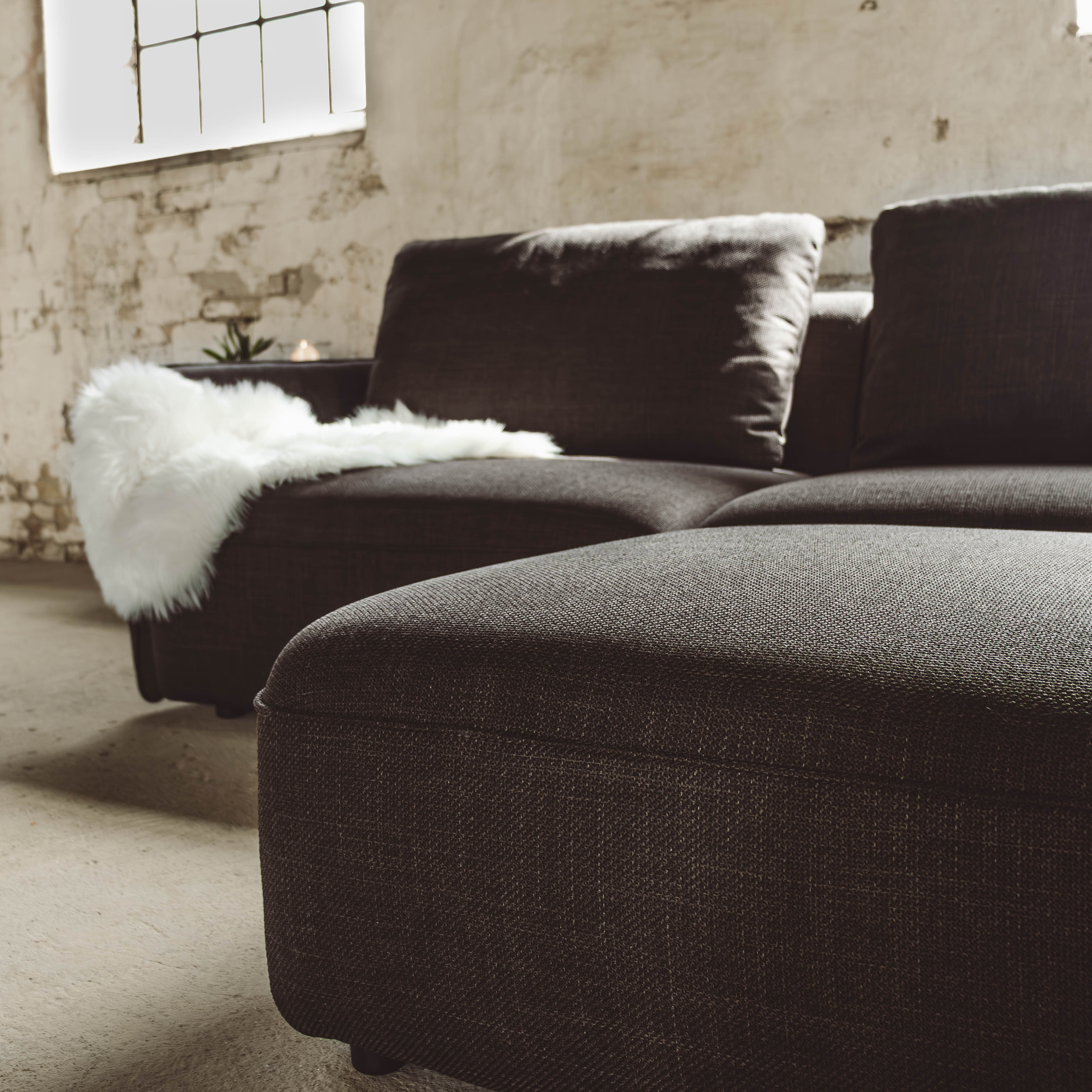 Lino Chrome Sofa m. Puff - 230 cm - Brun Stoff