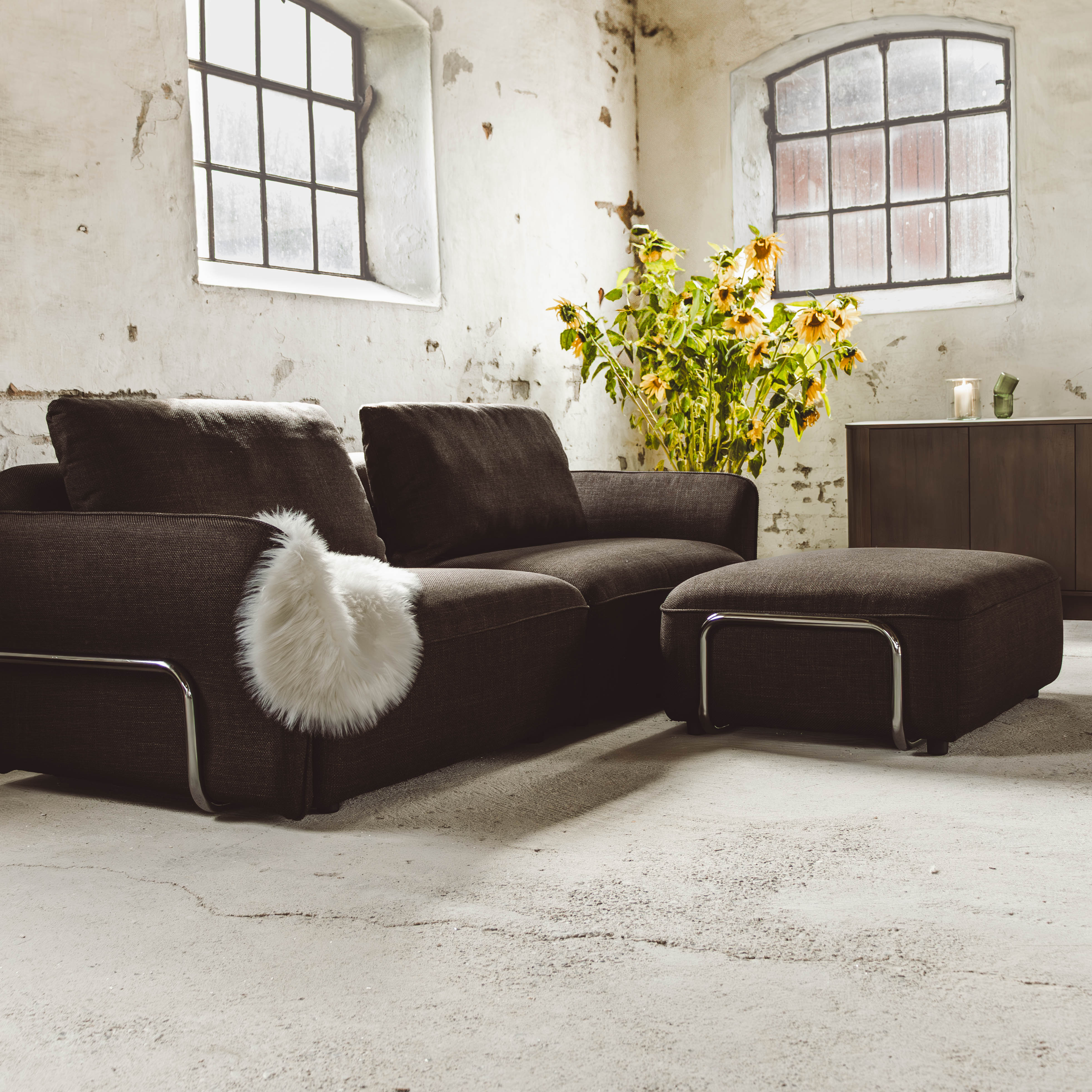 Lino Chrome Sofa m. Puff - 230 cm - Brun Stoff