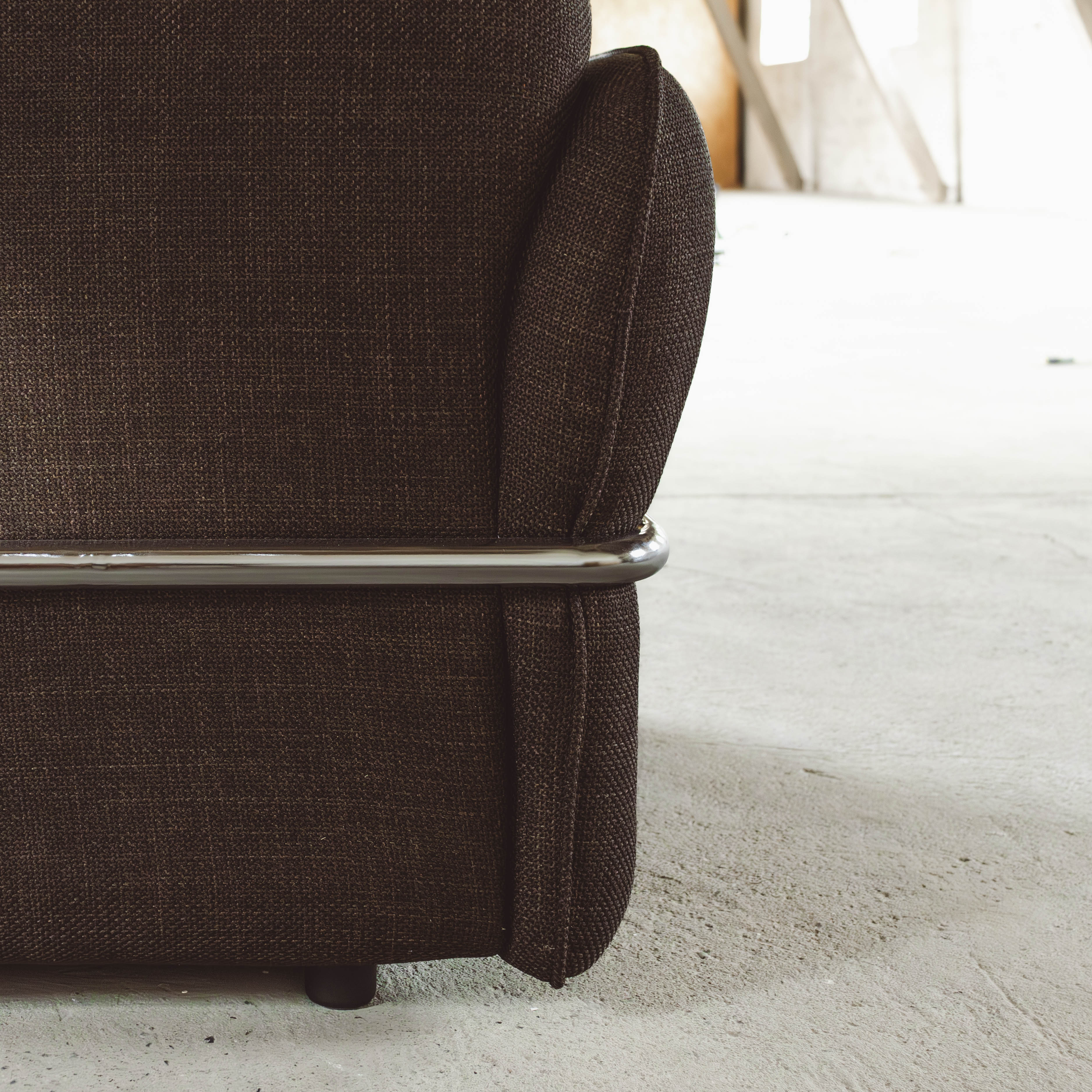 Lino Chrome Sofa m. Puff - 230 cm - Brun Stoff