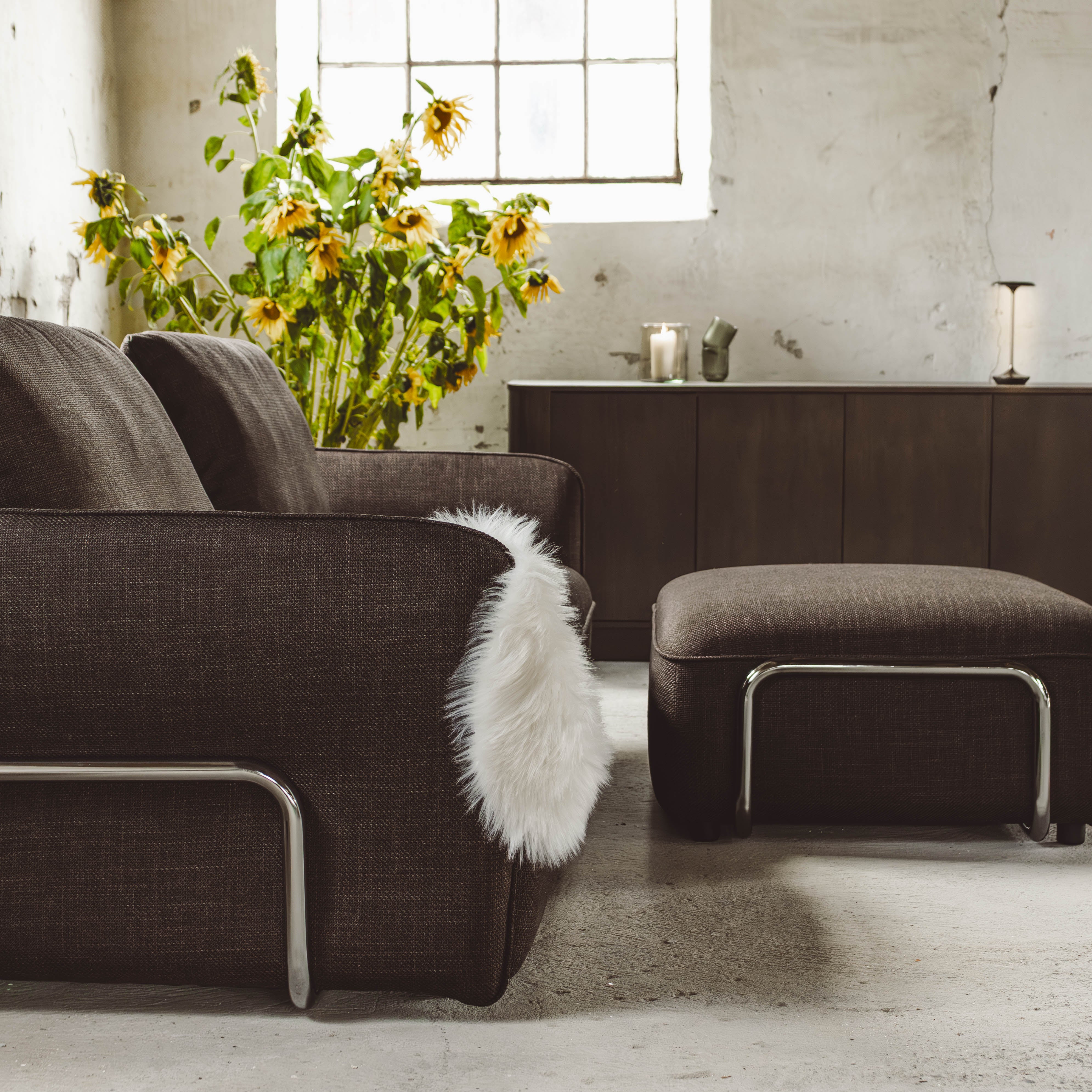 Lino Chrome Sofa m. Puff - 230 cm - Brun Stoff