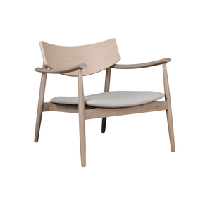 Lara Loungestol i  Lys Natur Eik m. Beige stoff sete
