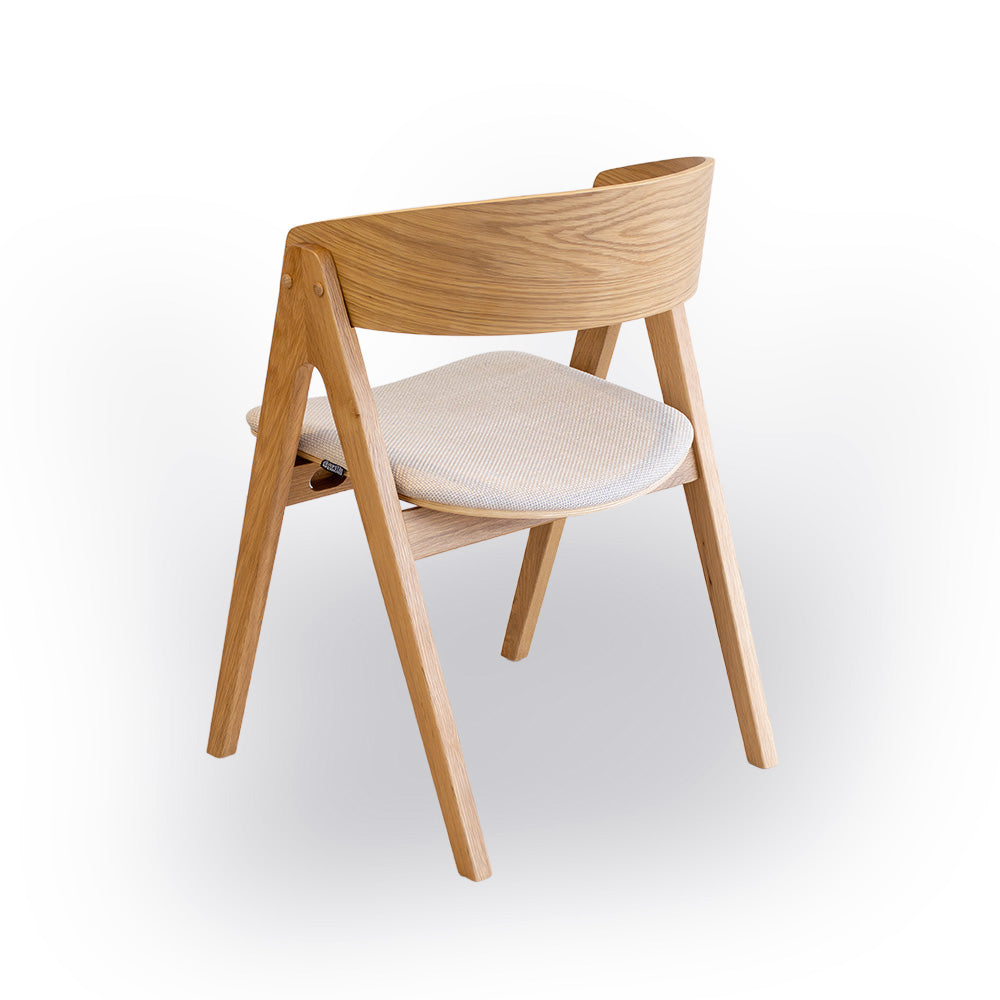 Milla Spisestol - Natur Eik m. Lyst Sete